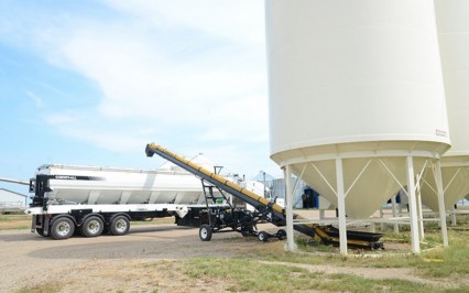 Convey-All 1650-TL unloading grain